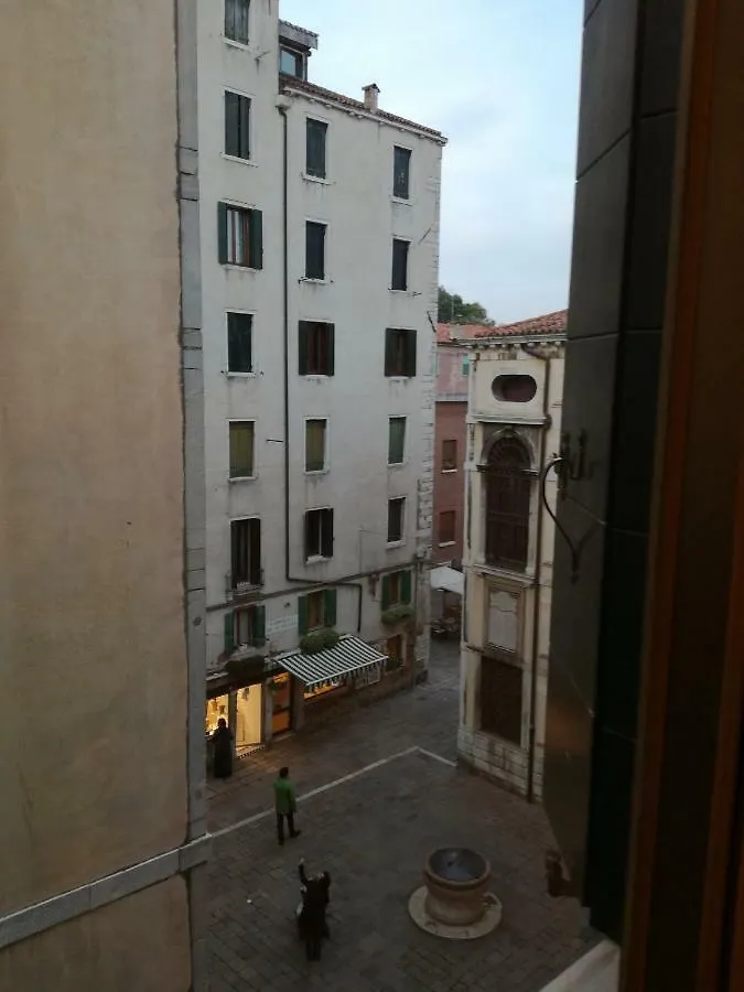 Apartment La Guglia - Guglia House-Cannaregio-Venezia Italy